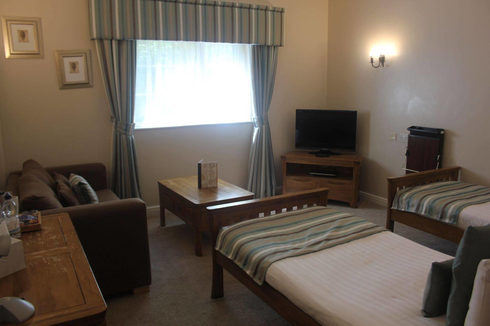 Nant Ddu Lodge Hotel & Spa เมอเทอร์ทิดฟิล ภายนอก รูปภาพ